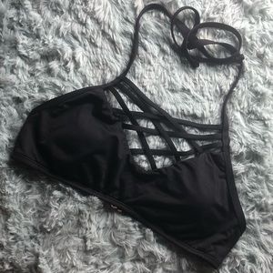 ❌SOLD❌Black criss cross bikini swim top
